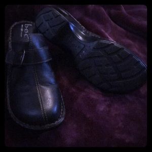 Born (BOC) 8M dark brown worn a few times indoors